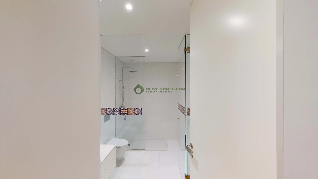 Apartamento T3 para Venda em Quarteira Foto 11