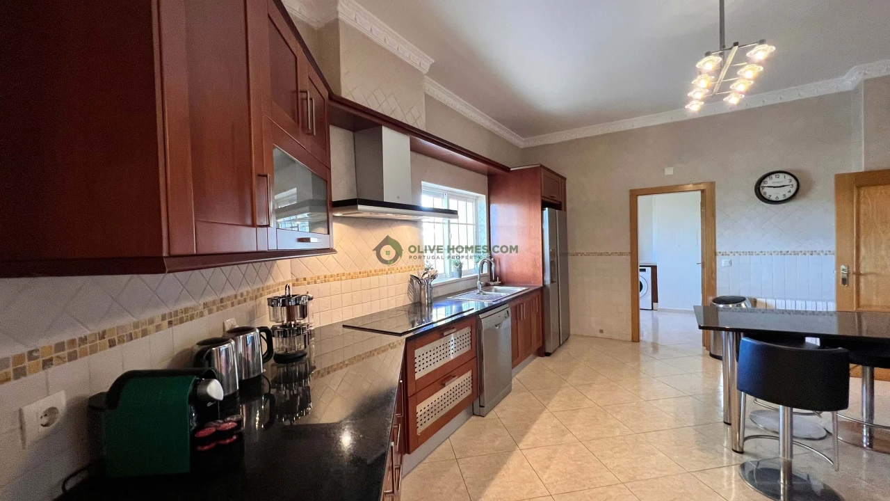 Moradia T8 para Venda em Almancil Foto 16