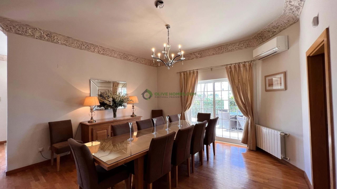 Moradia T8 para Venda em Almancil Foto 14