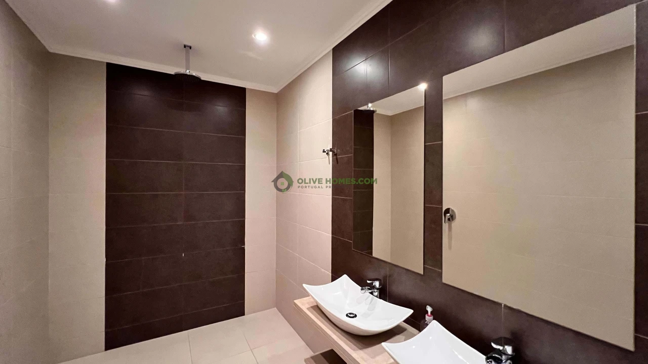 Moradia T8 para Venda em Almancil Foto 90