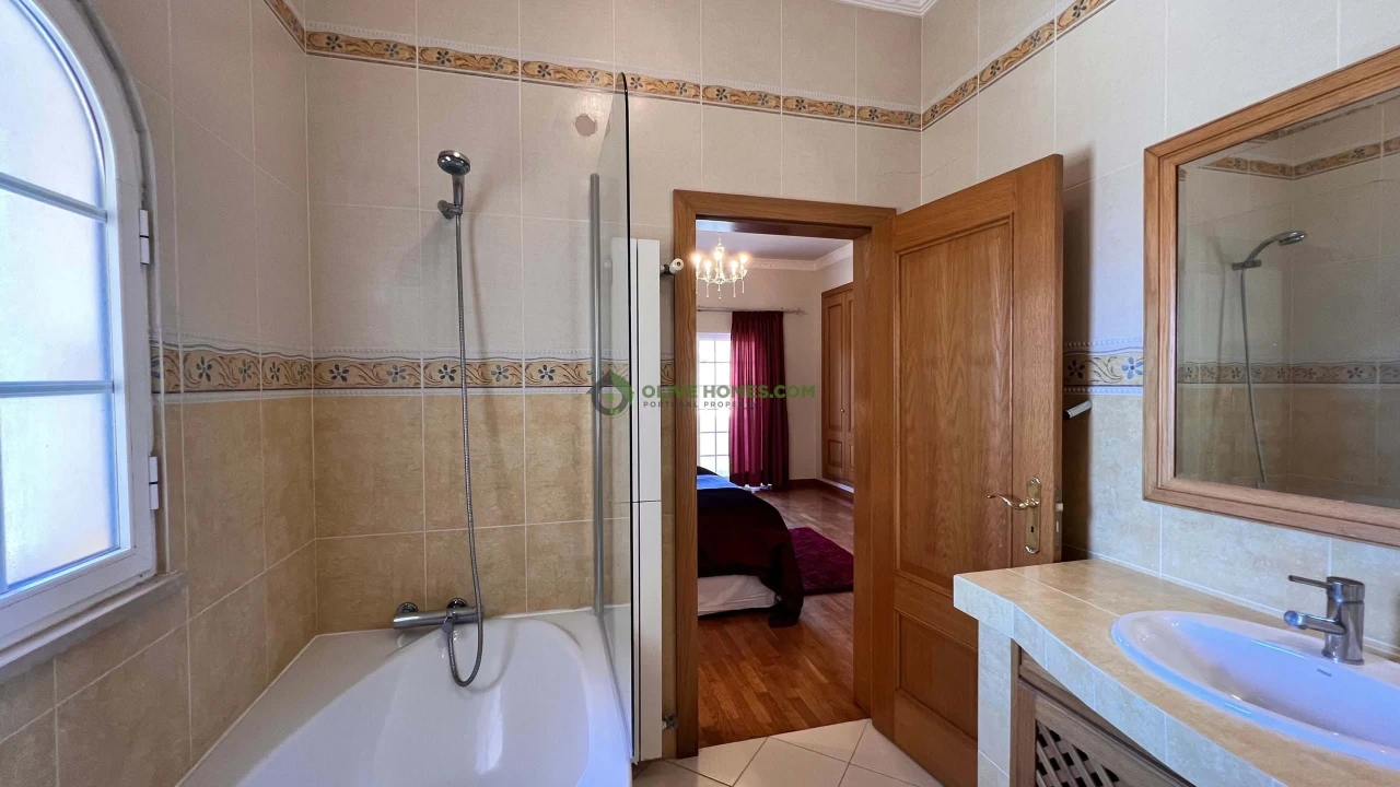 Moradia T8 para Venda em Almancil Foto 36