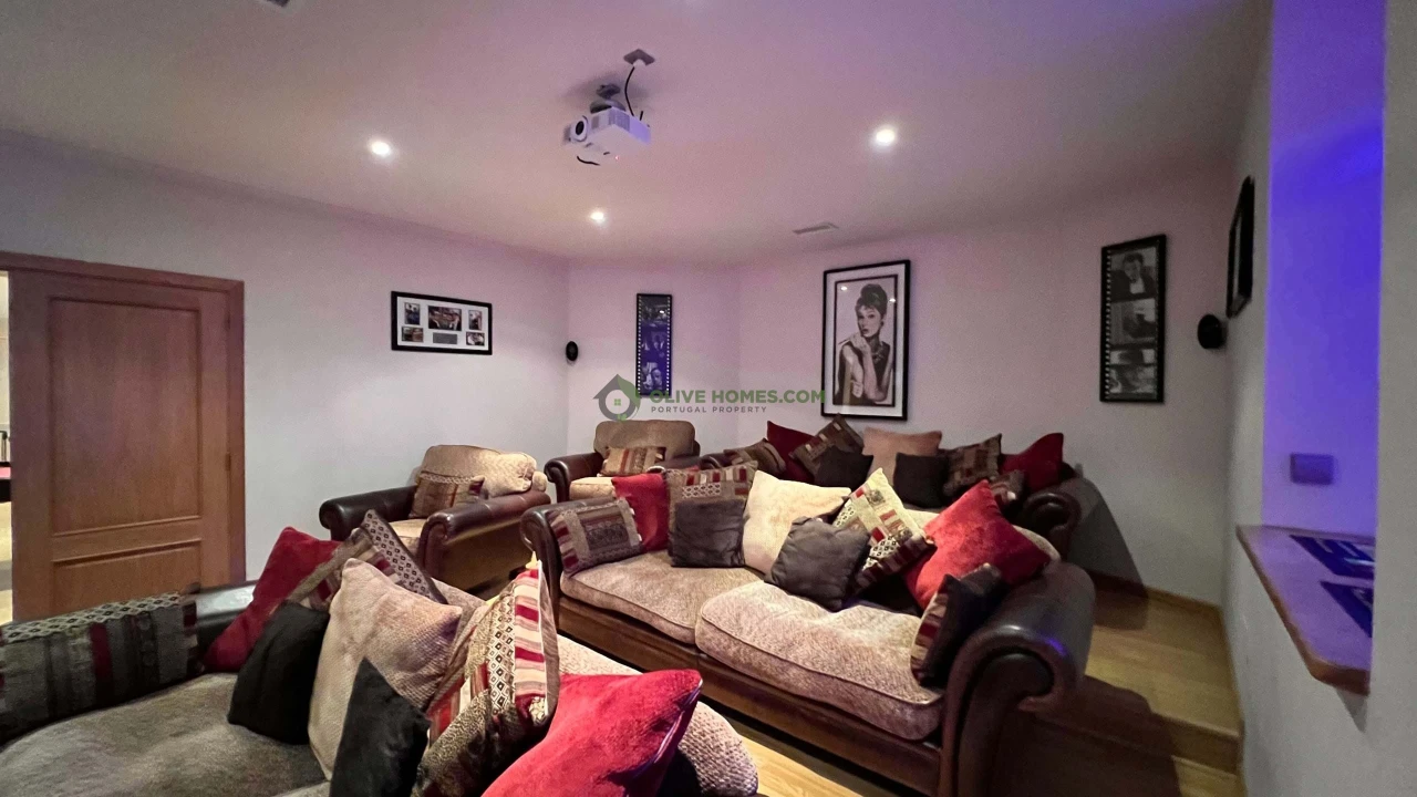 Moradia T8 para Venda em Almancil Foto 96