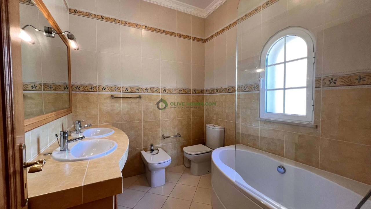 Moradia T8 para Venda em Almancil Foto 35