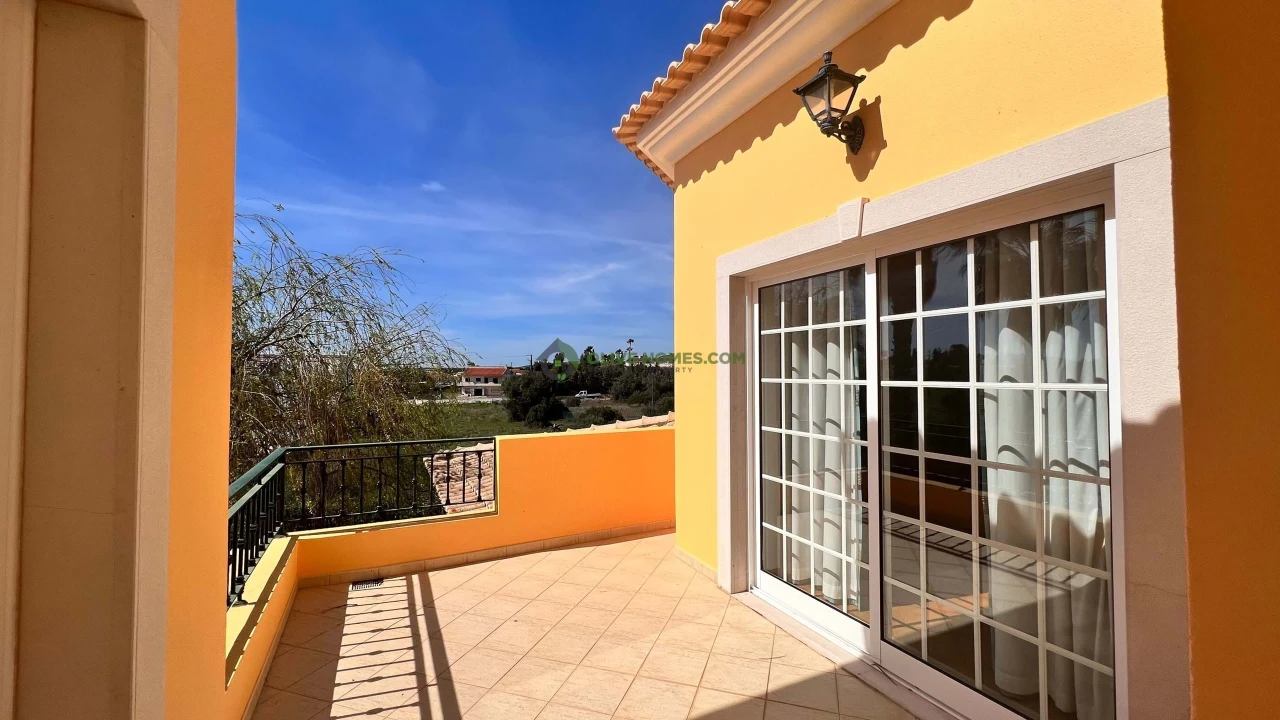 Moradia T8 para Venda em Almancil Foto 46