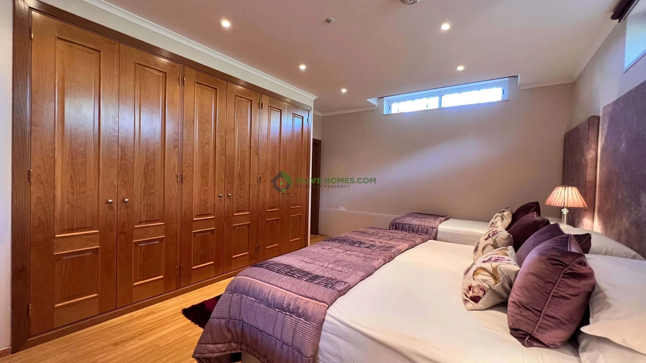 Moradia T8 para Venda em Almancil Foto 86