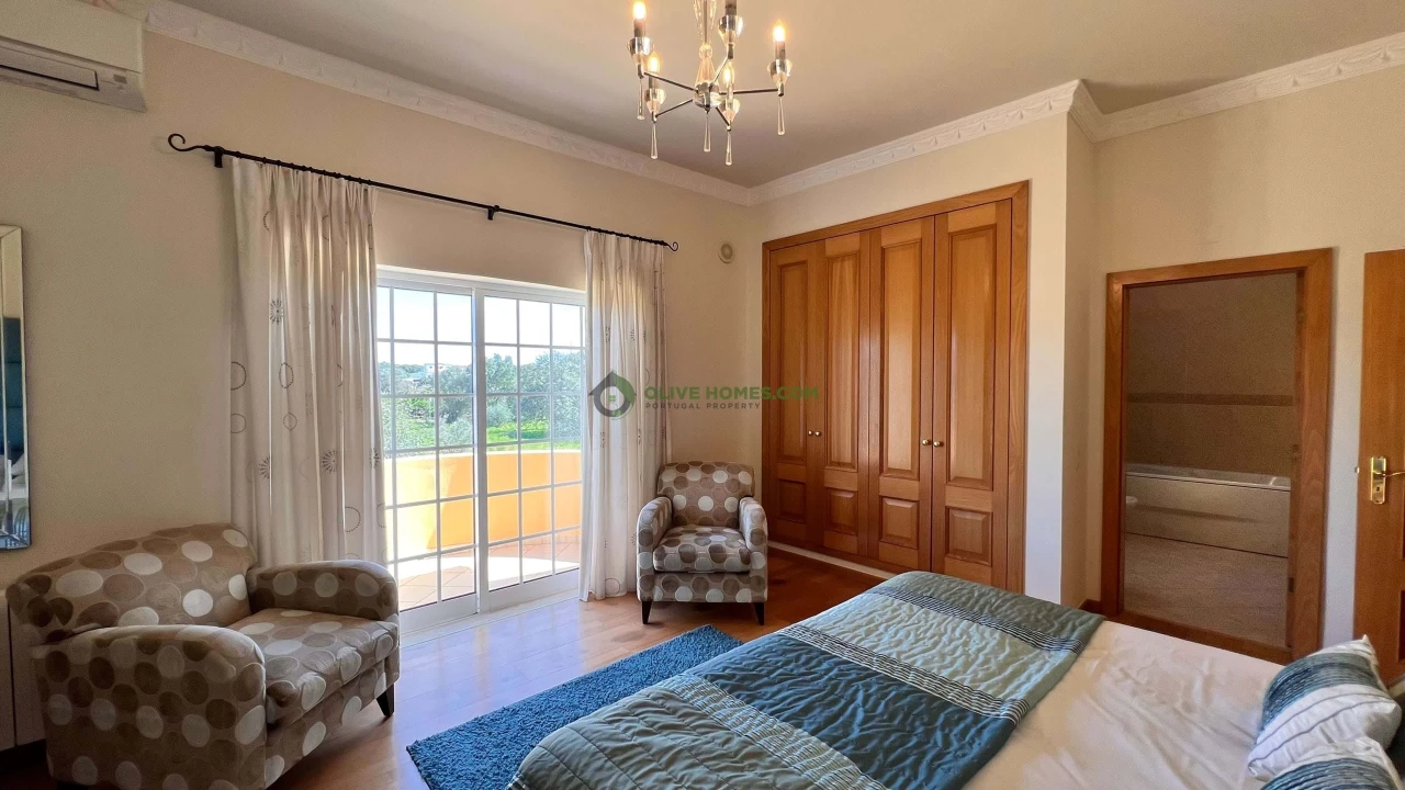 Moradia T8 para Venda em Almancil Foto 68