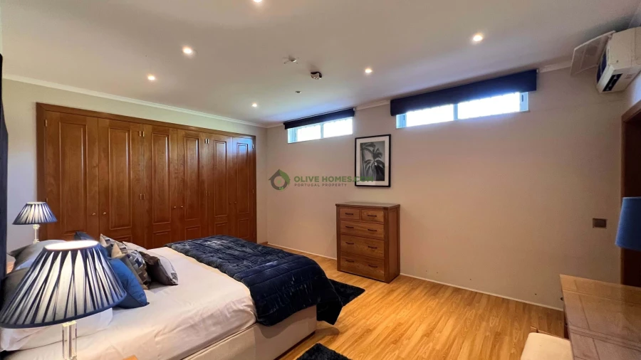 Moradia T8 para Venda em Almancil Foto 76