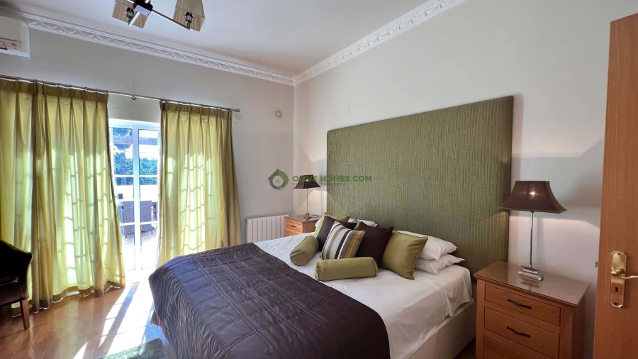 Moradia T8 para Venda em Almancil Foto 42