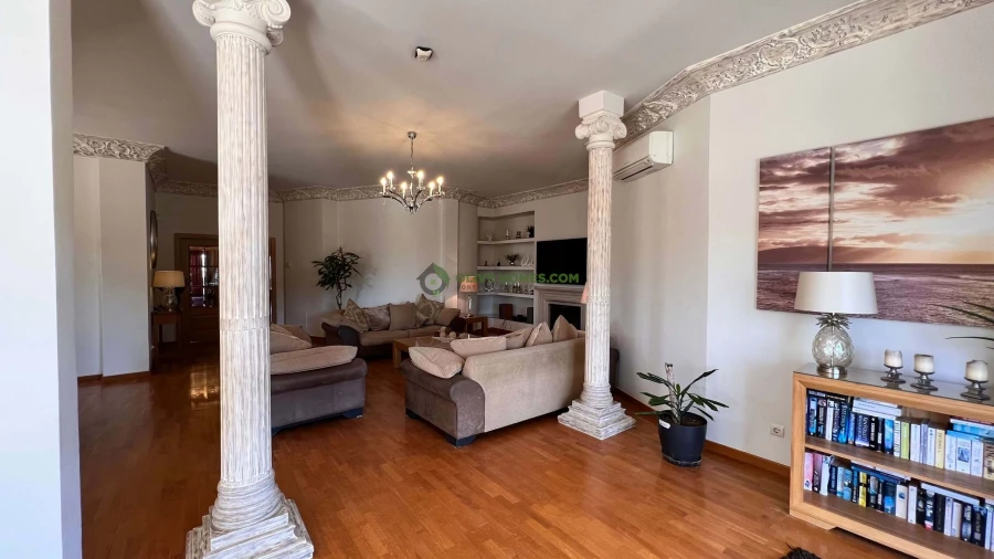 Moradia T8 para Venda em Almancil Foto 9