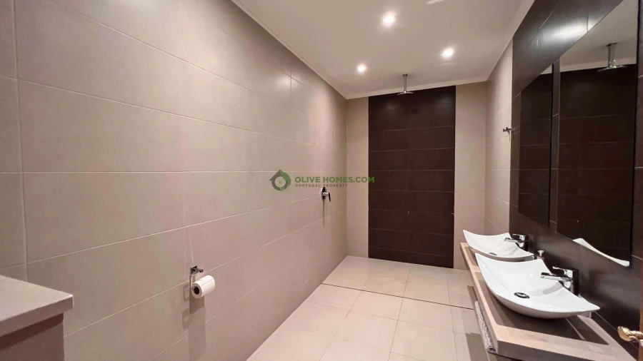 Moradia T8 para Venda em Almancil Foto 88