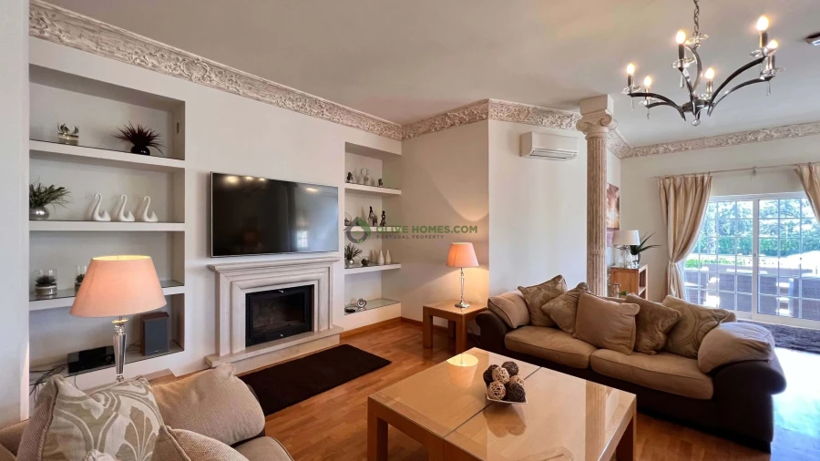 Moradia T8 para Venda em Almancil Foto 4