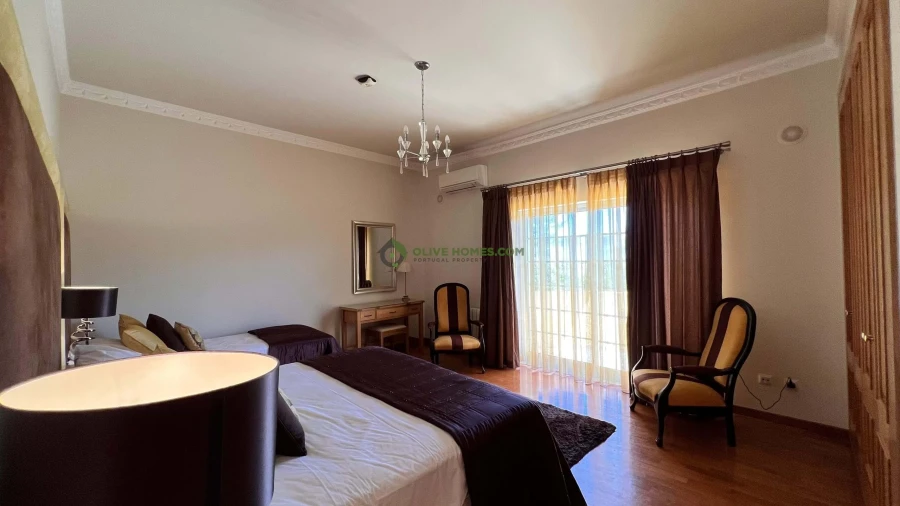 Moradia T8 para Venda em Almancil Foto 27