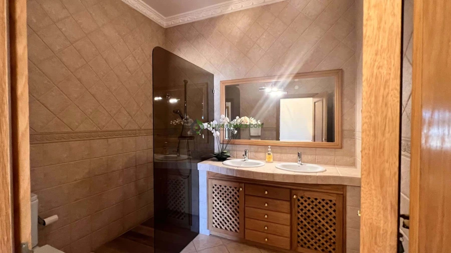 Moradia T8 para Venda em Almancil Foto 58