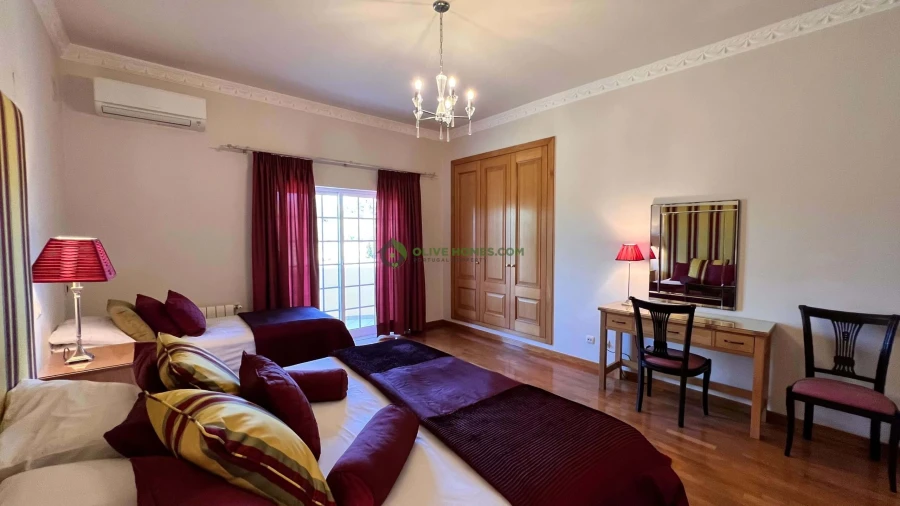 Moradia T8 para Venda em Almancil Foto 33