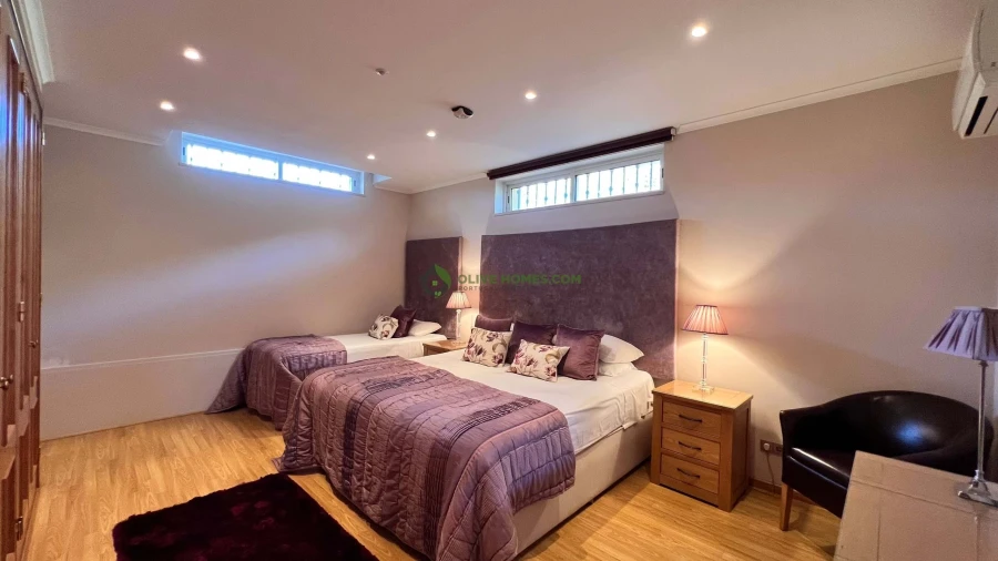 Moradia T8 para Venda em Almancil Foto 85