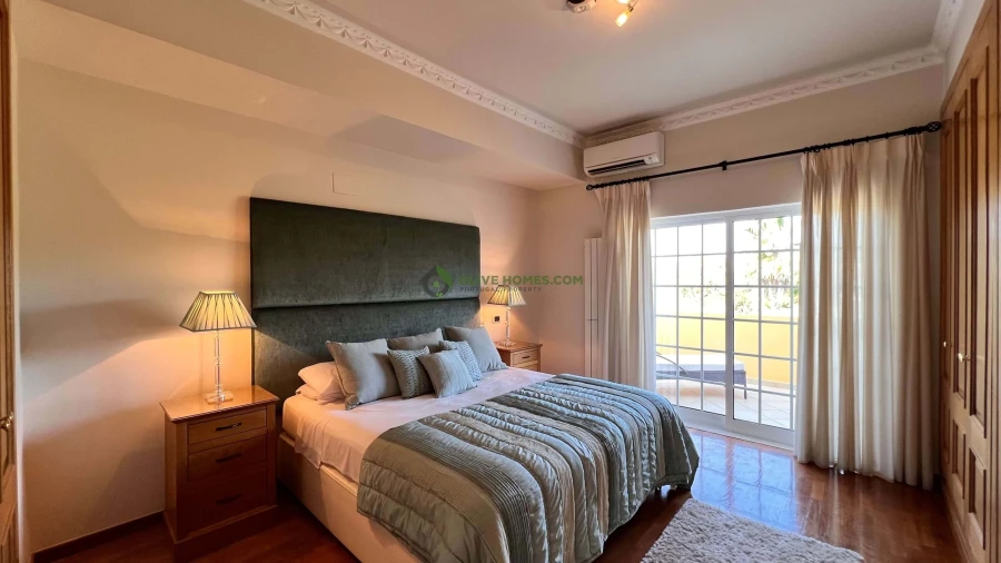 Moradia T8 para Venda em Almancil Foto 61