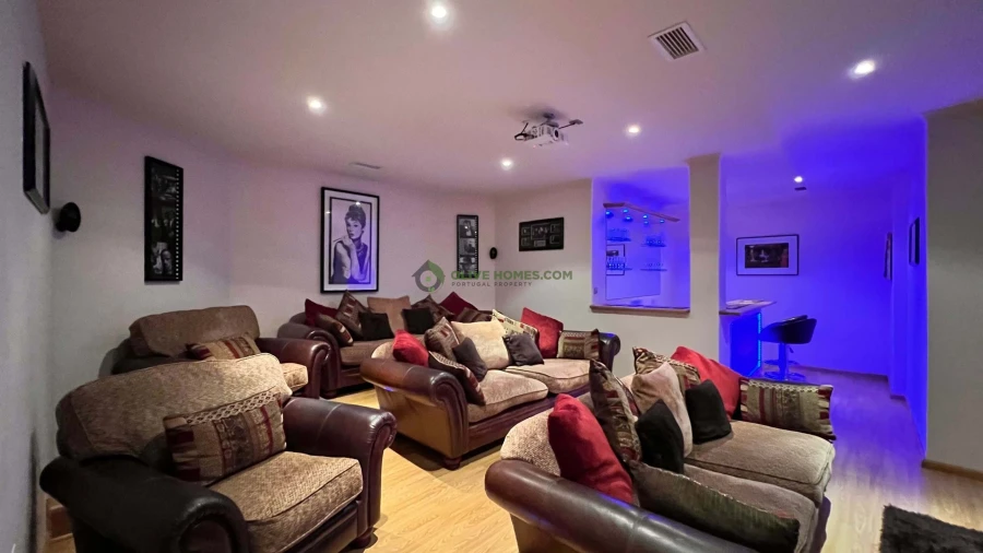 Moradia T8 para Venda em Almancil Foto 93