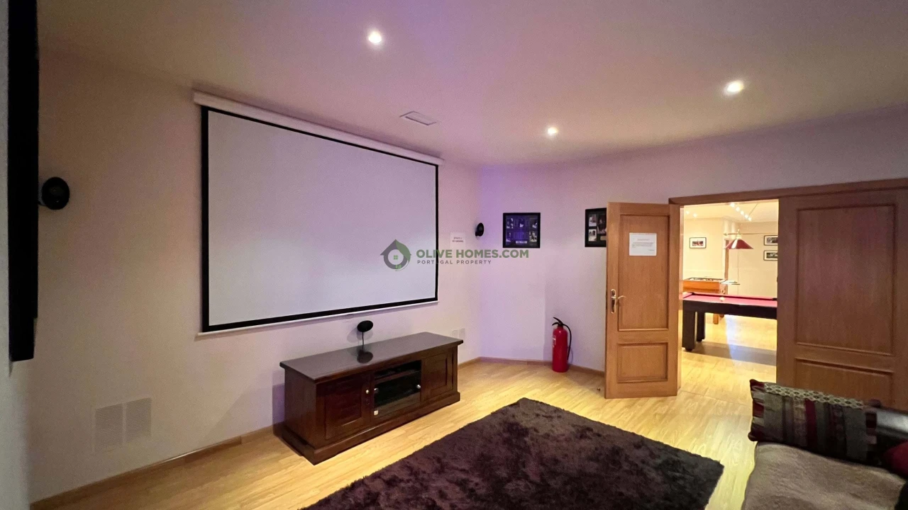 Moradia T8 para Venda em Almancil Foto 97