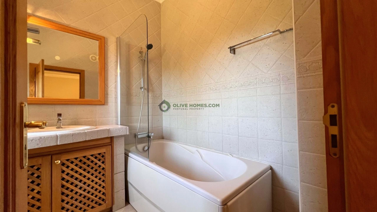 Moradia T8 para Venda em Almancil Foto 30