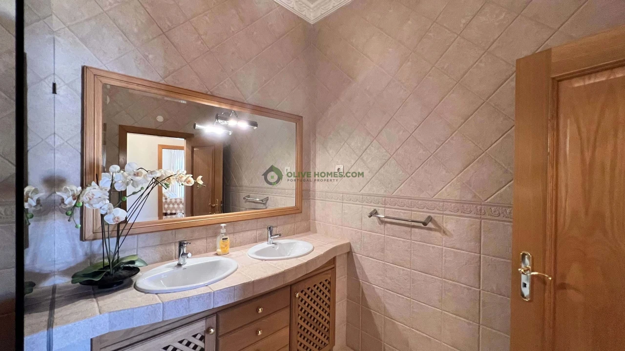 Moradia T8 para Venda em Almancil Foto 59