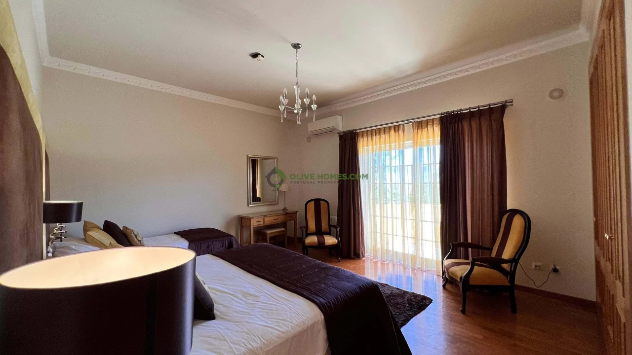 Moradia T8 para Venda em Almancil Foto 27