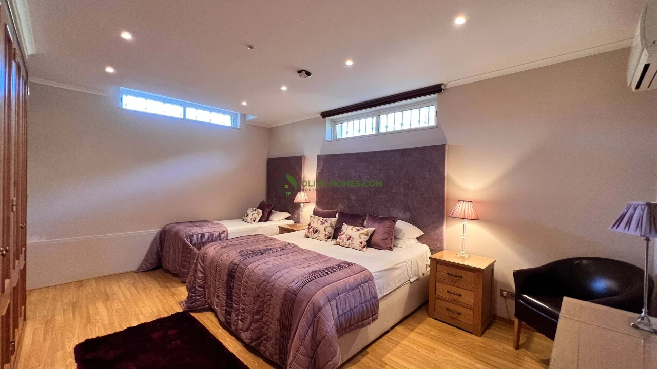 Moradia T8 para Venda em Almancil Foto 85