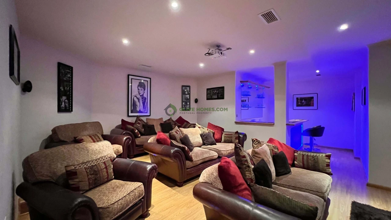 Moradia T8 para Venda em Almancil Foto 93