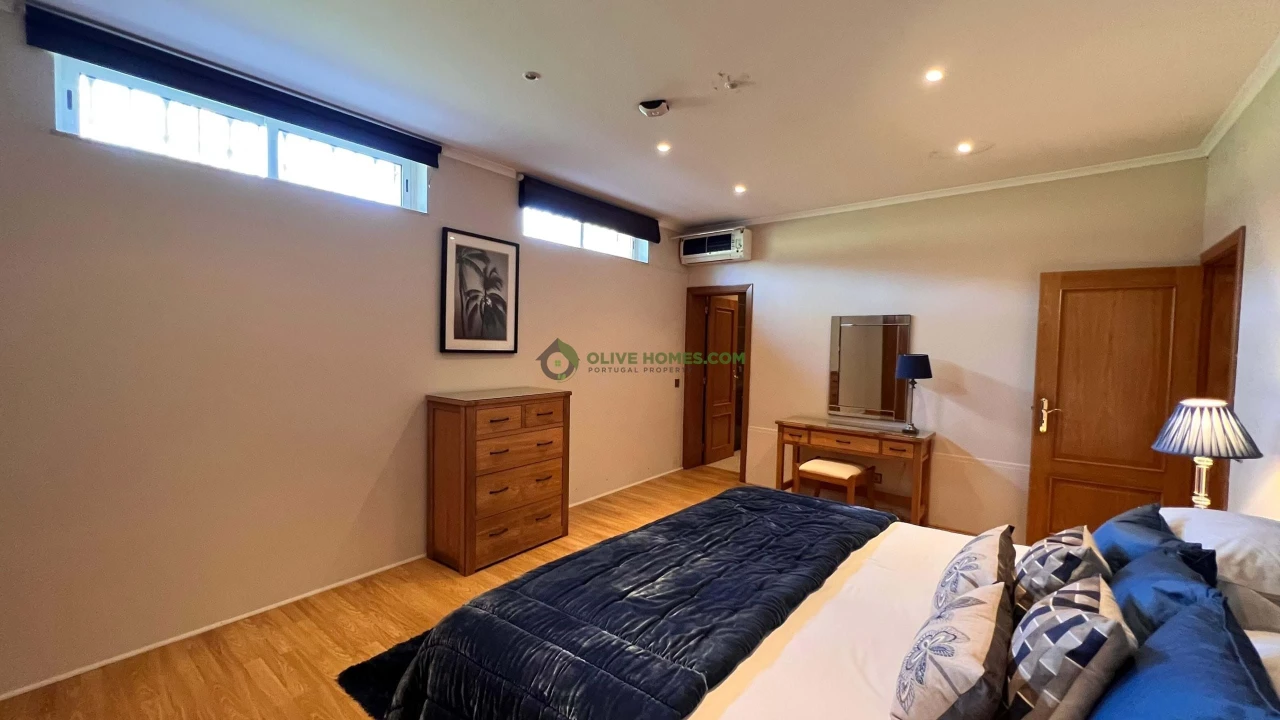 Moradia T8 para Venda em Almancil Foto 79