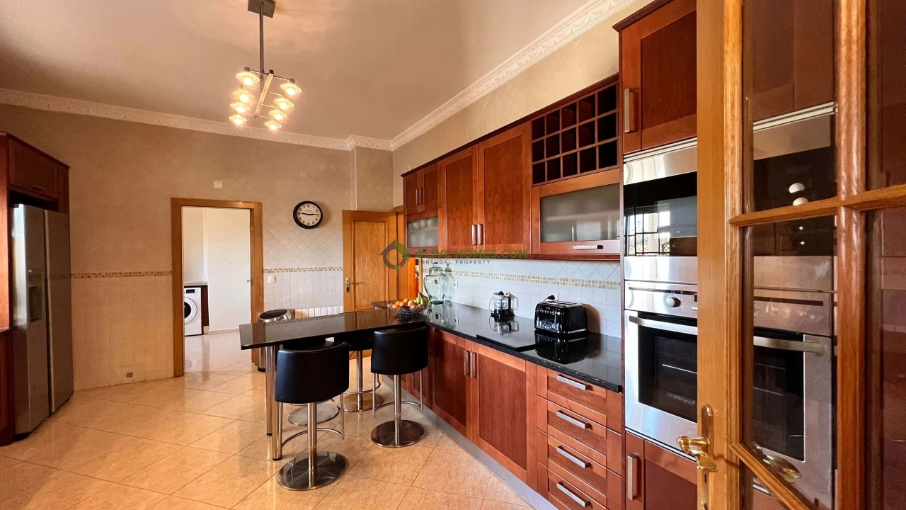 Moradia T8 para Venda em Almancil Foto 17