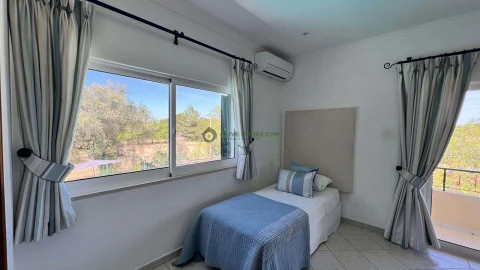 Moradia T7 para Venda em Quarteira