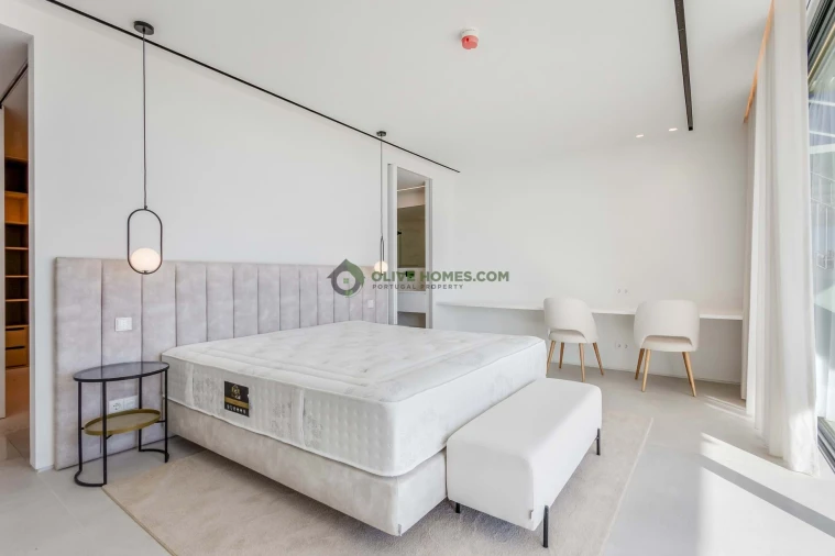 Apartamento T3 para Venda em Quarteira Foto 32