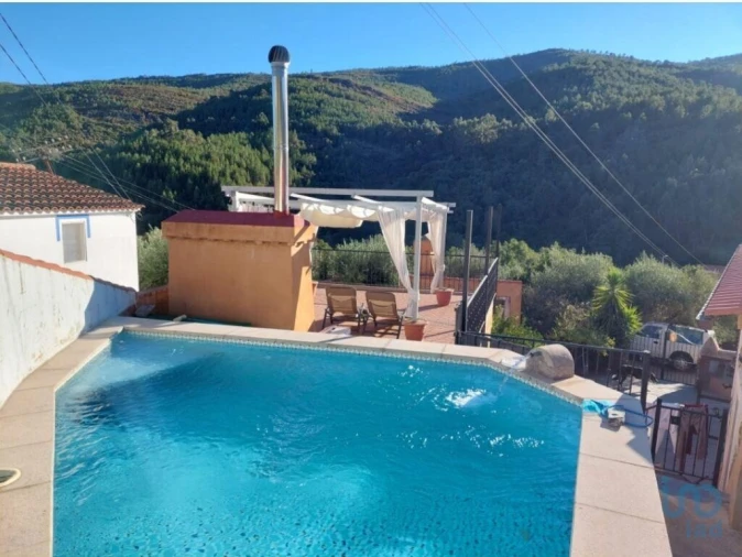 Moradia T5 para Venda em Sé e São Lourenço Foto 5