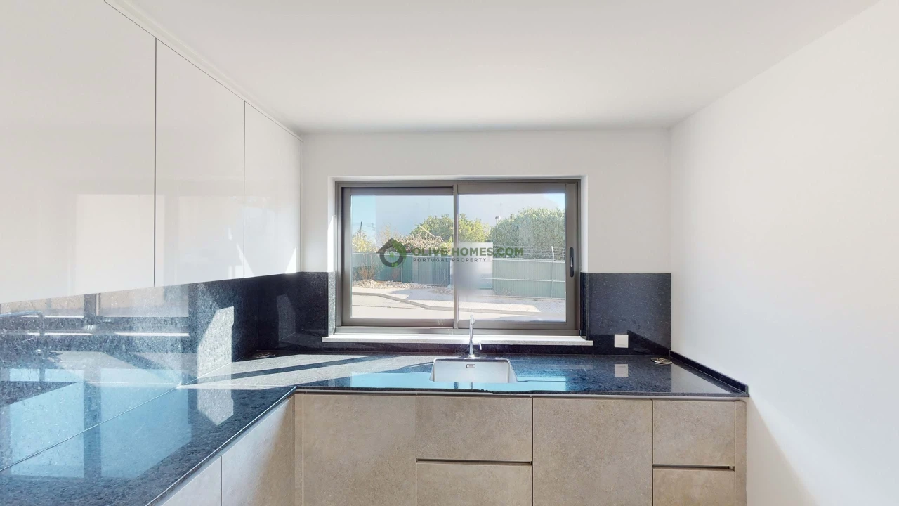 Moradia T3 para Venda em Olhão Foto 18