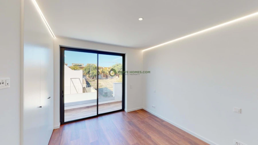 Moradia T3 para Venda em Olhão Foto 31