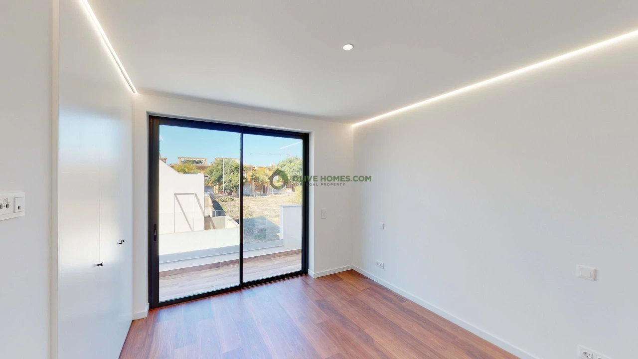 Moradia T3 para Venda em Olhão Foto 31