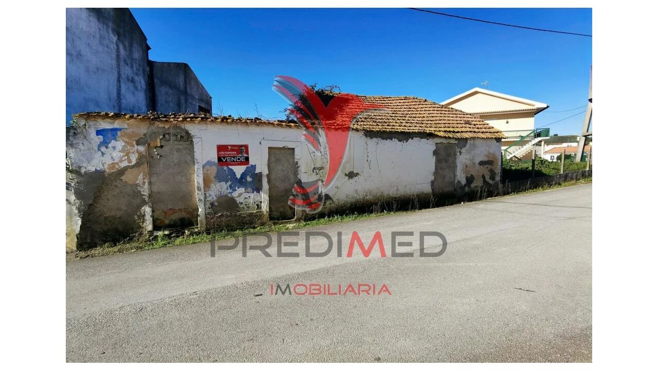 Moradia T2 para Venda em Azoia de Cima e Tremês Foto 1