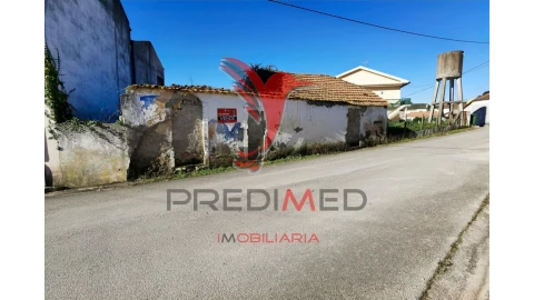 Moradia T2 para Venda em Azoia de Cima e Tremês