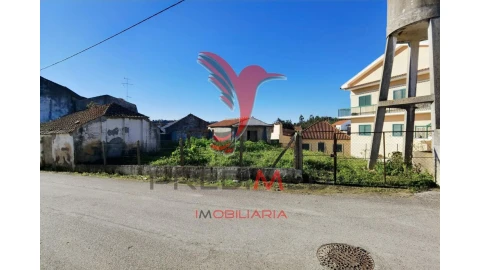 Moradia T2 para Venda em Azoia de Cima e Tremês