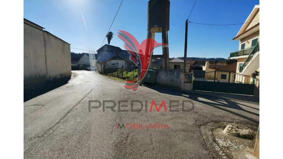Moradia T2 para Venda em Azoia de Cima e Tremês Foto 18