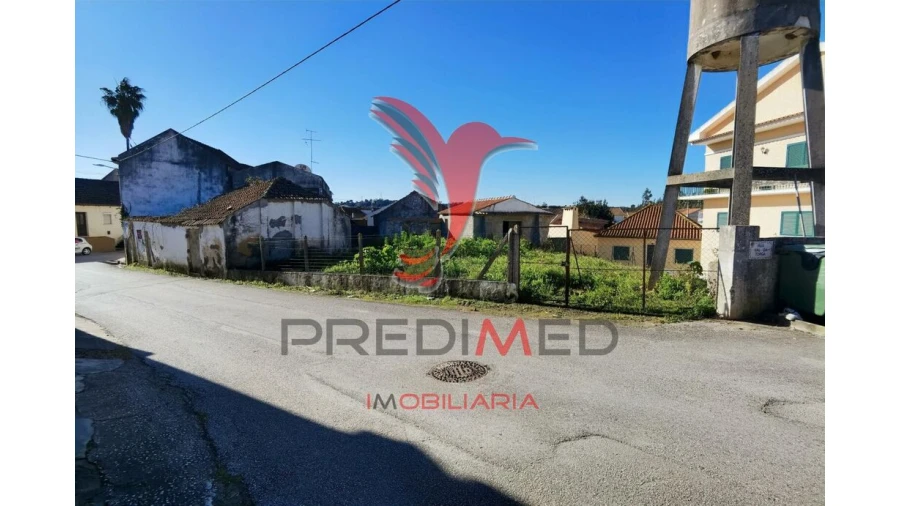 Moradia T2 para Venda em Azoia de Cima e Tremês Foto 8