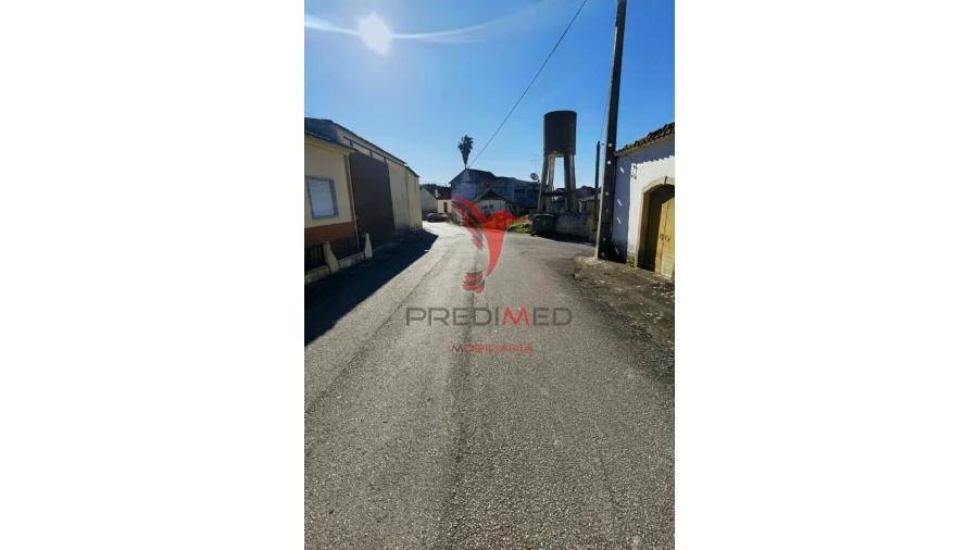 Moradia T2 para Venda em Azoia de Cima e Tremês Foto 17