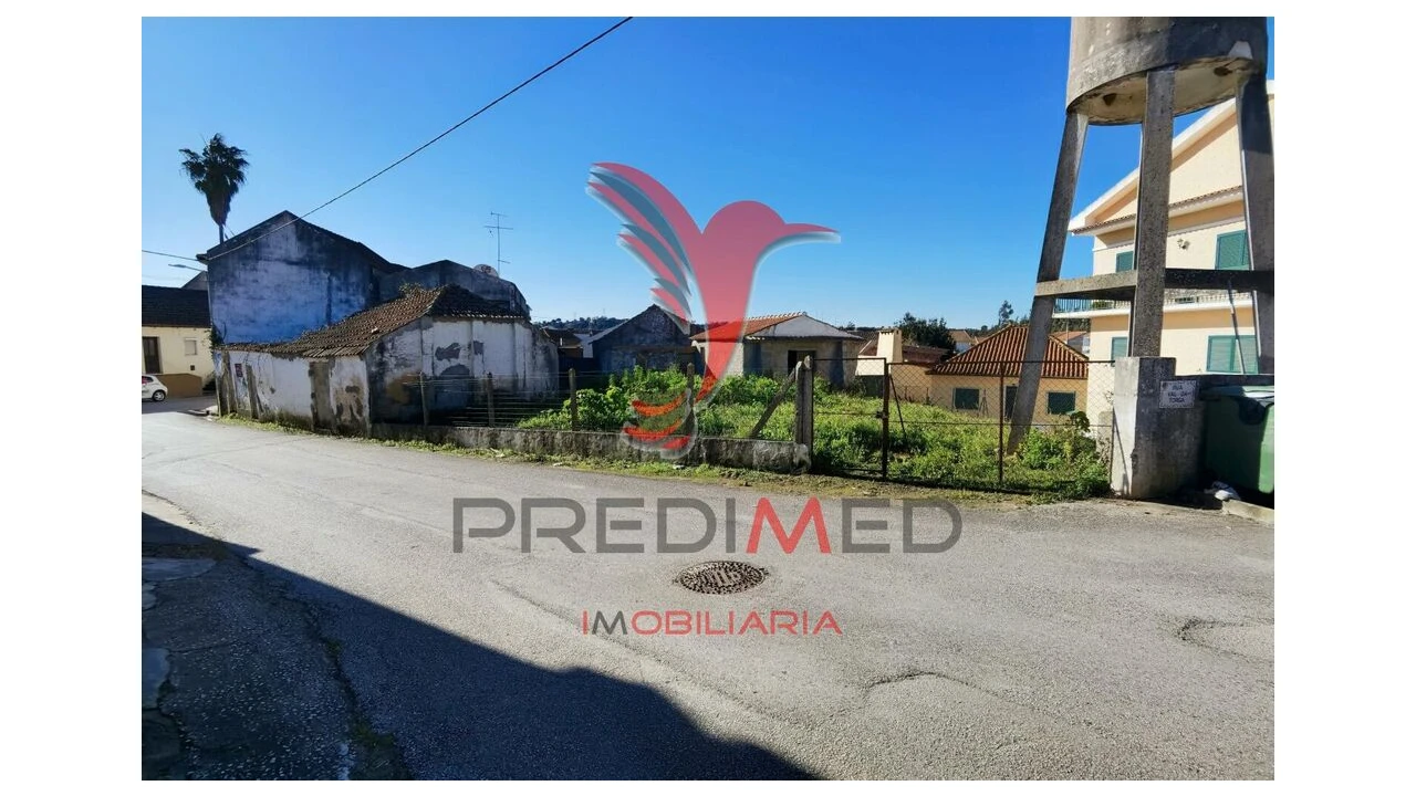 Moradia T2 para Venda em Azoia de Cima e Tremês Foto 8