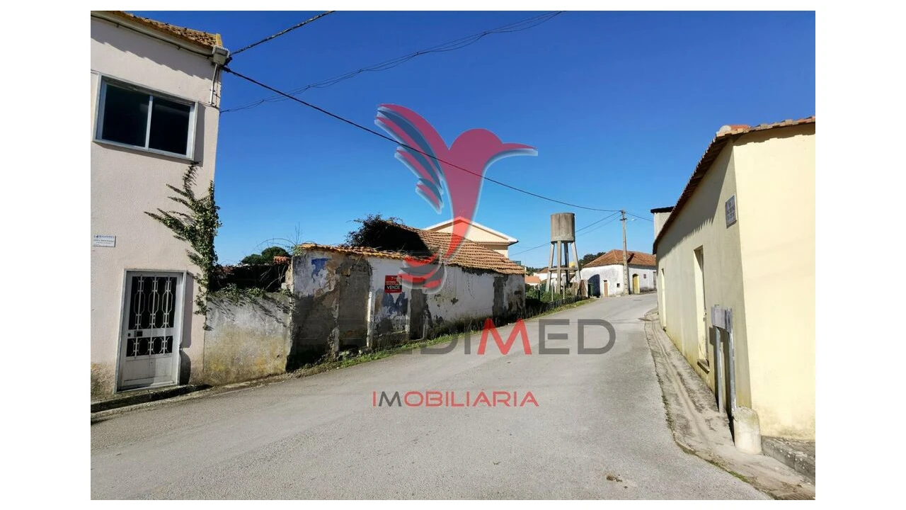 Moradia T2 para Venda em Azoia de Cima e Tremês Foto 5