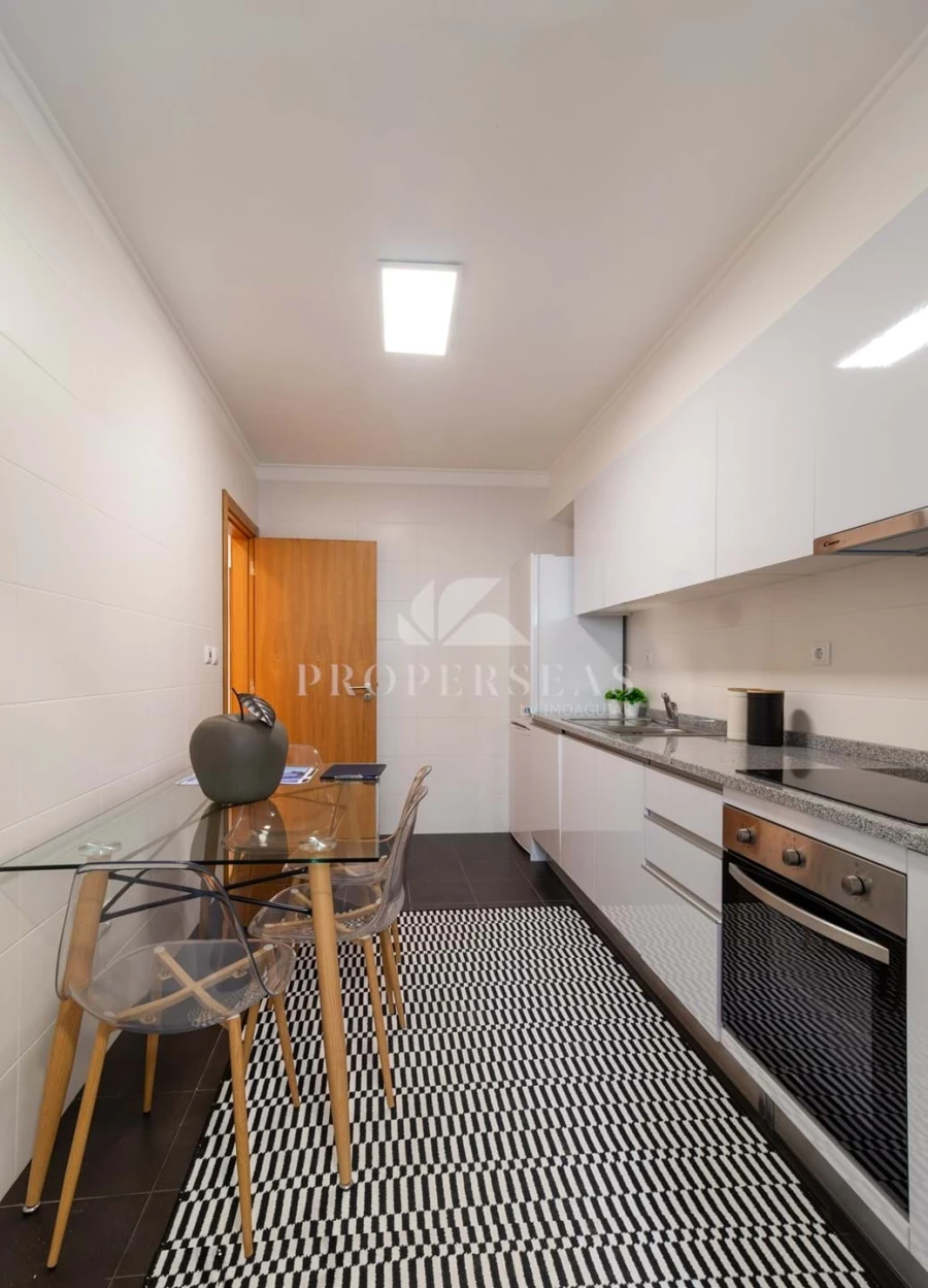 Apartamento T2 para Venda em Caniço Foto 6
