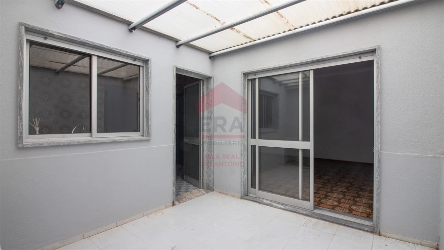 Prédio para Venda em Vila Real de Santo Antonio Foto 3