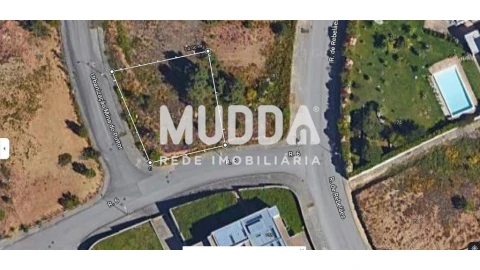 Terreno para Venda em Nogueira do Cravo e Pindelo