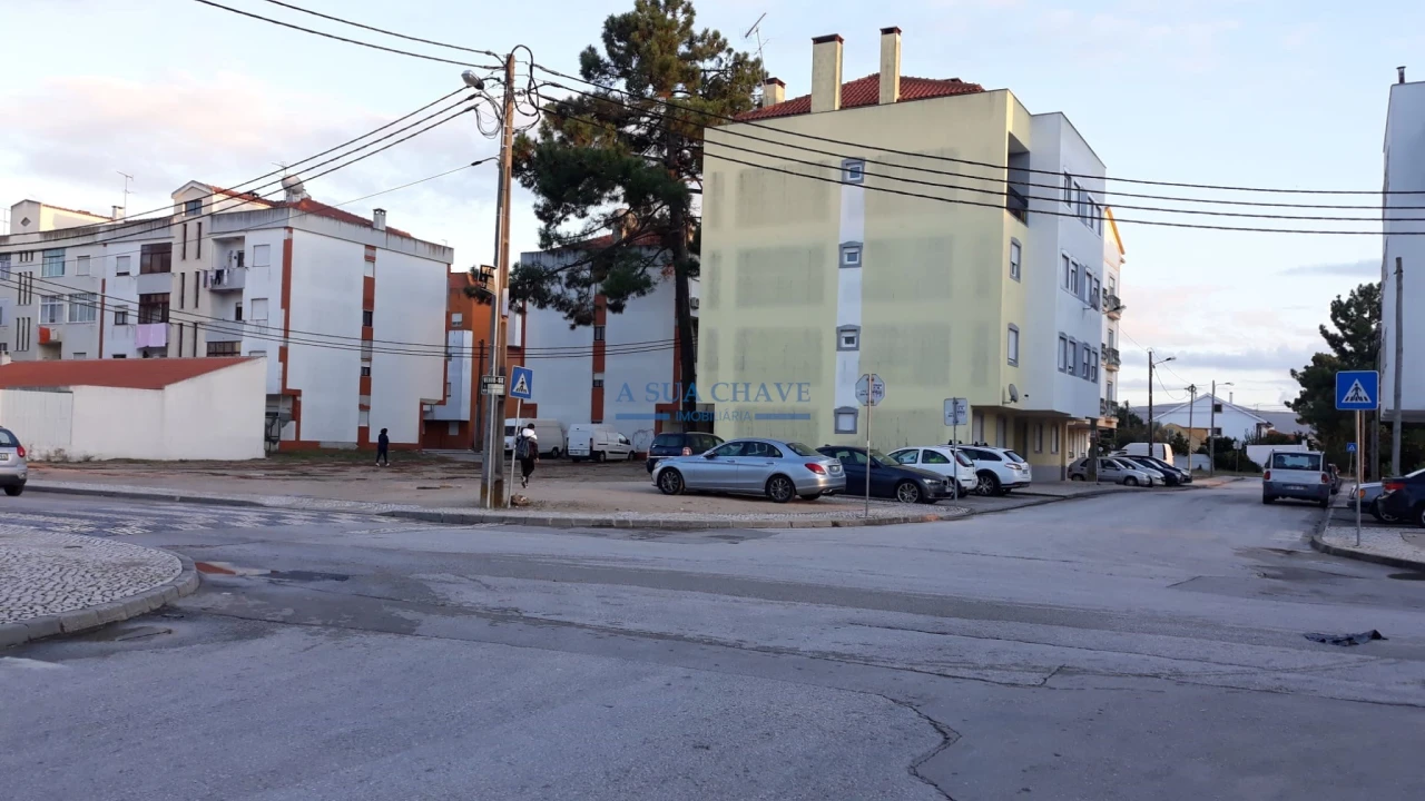 Terreno para Venda em Quinta do Conde Foto 1