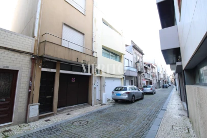 Moradia T4 para Venda em Póvoa de Varzim, Beiriz e Argivai