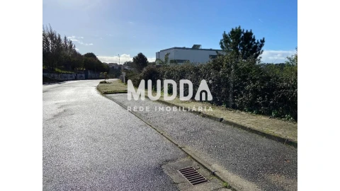 Terreno para Venda em Nogueira do Cravo e Pindelo