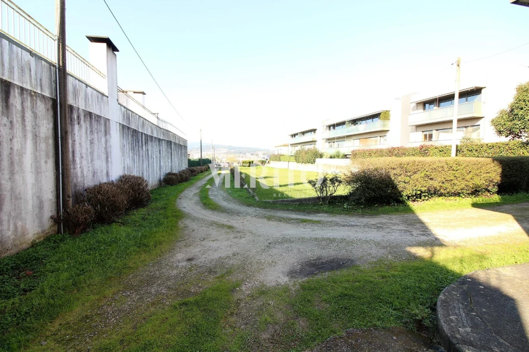 Moradia T3 para Venda em Barcelinhos Foto 3